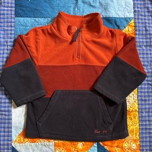 Place fleece 1/4 zip